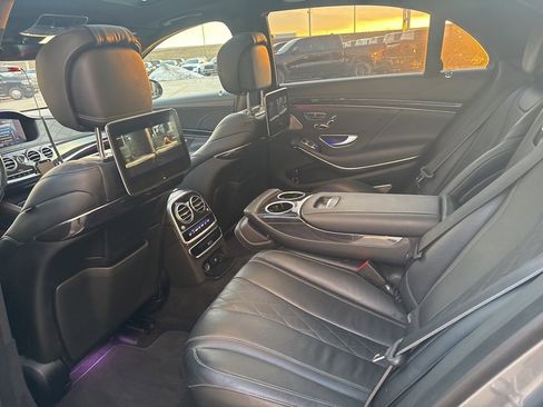 Used 2019 Mercedes-Benz S 560 4MATIC Sedan w/ Premium Package image 9