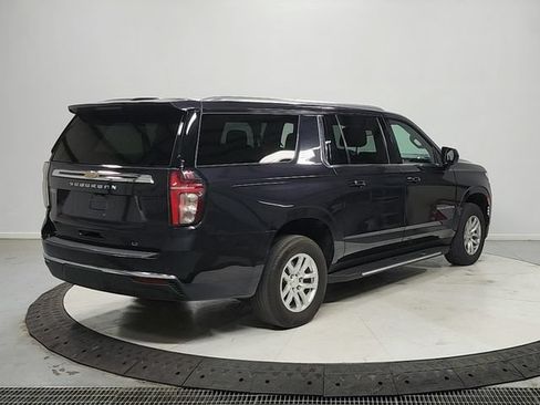 Used 2024 Chevrolet Suburban LT AWD/4WD image 7