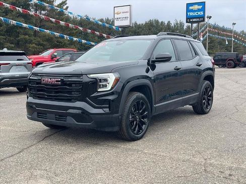 Used 2025 GMC Terrain Elevation w/ Elevation Premium Package AWD/4WD image 3