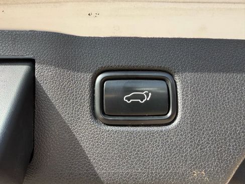 Used 2017 Kia Sorento EX w/ EX V6 Premium Package image 34