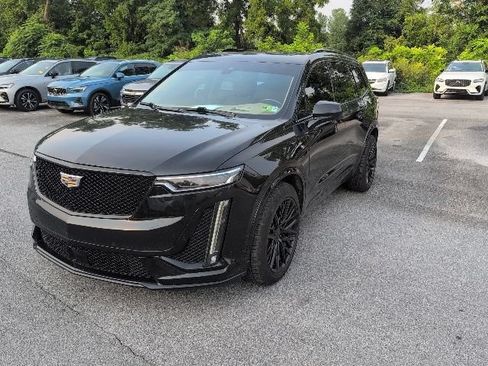 Used 2020 Cadillac XT6 Sport w/ Platinum Package AWD/4WD image 3