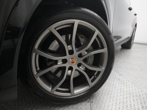 Used 2020 Porsche Cayenne S AWD/4WD image 32