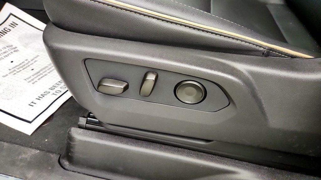 Used 2026 Chevrolet Suburban Premier AWD/4WD image 11
