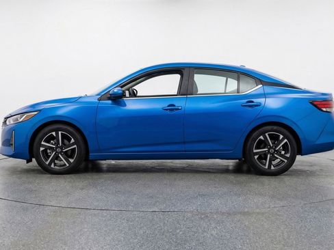 Used 2025 Nissan Sentra SV image 5