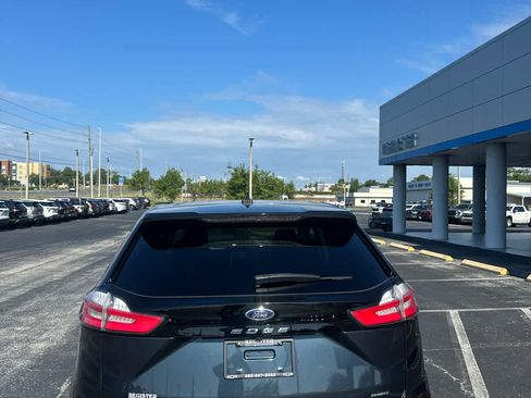 Used 2023 Ford Edge SEL AWD/4WD image 4