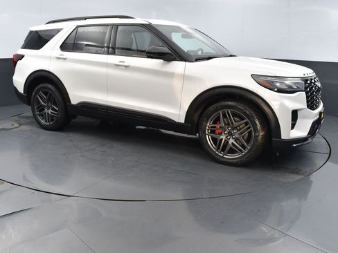 New 2026 Ford Explorer ST w/ Sun And Sound Package image 3