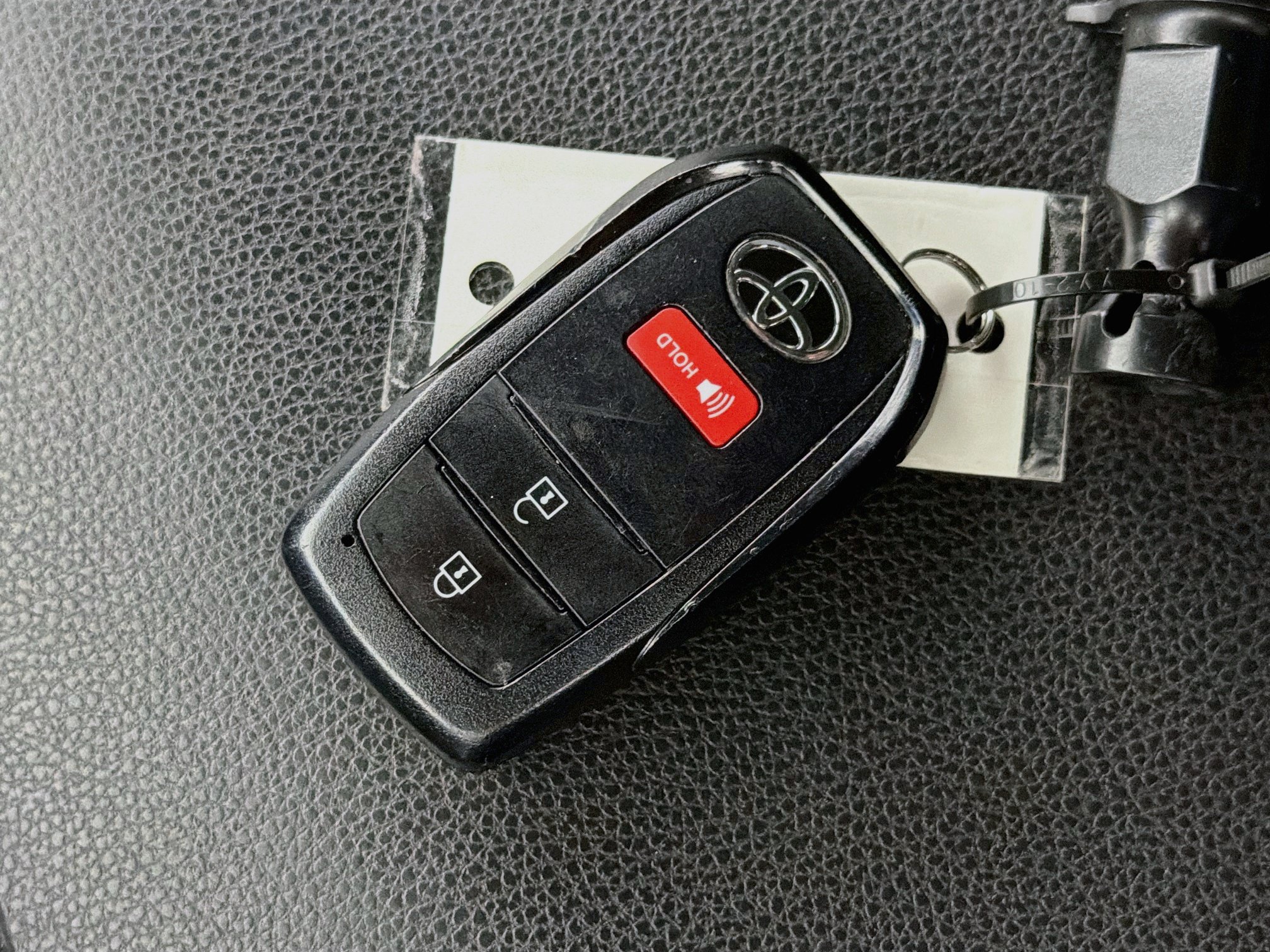 Used 2025 Toyota 4Runner SR5 AWD/4WD image 25