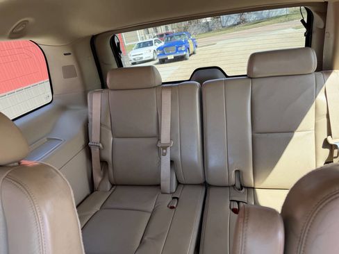 Used 2009 Cadillac Escalade AWD image 10