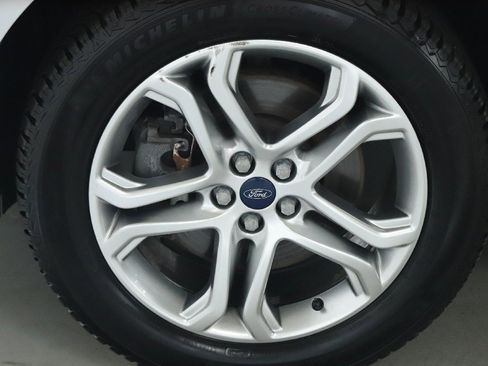 Used 2018 Ford Edge Titanium image 37
