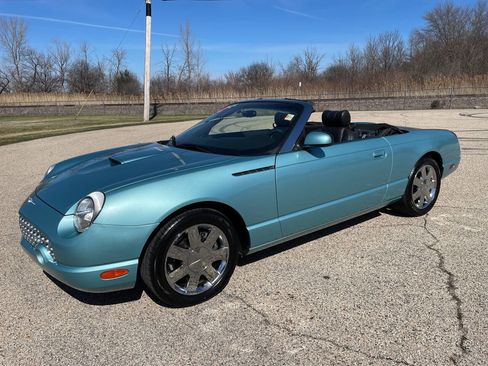 Used 2002 Ford Thunderbird Deluxe image 34
