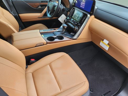 New 2026 Lexus LX 600 4WD w/ Premium Package image 7