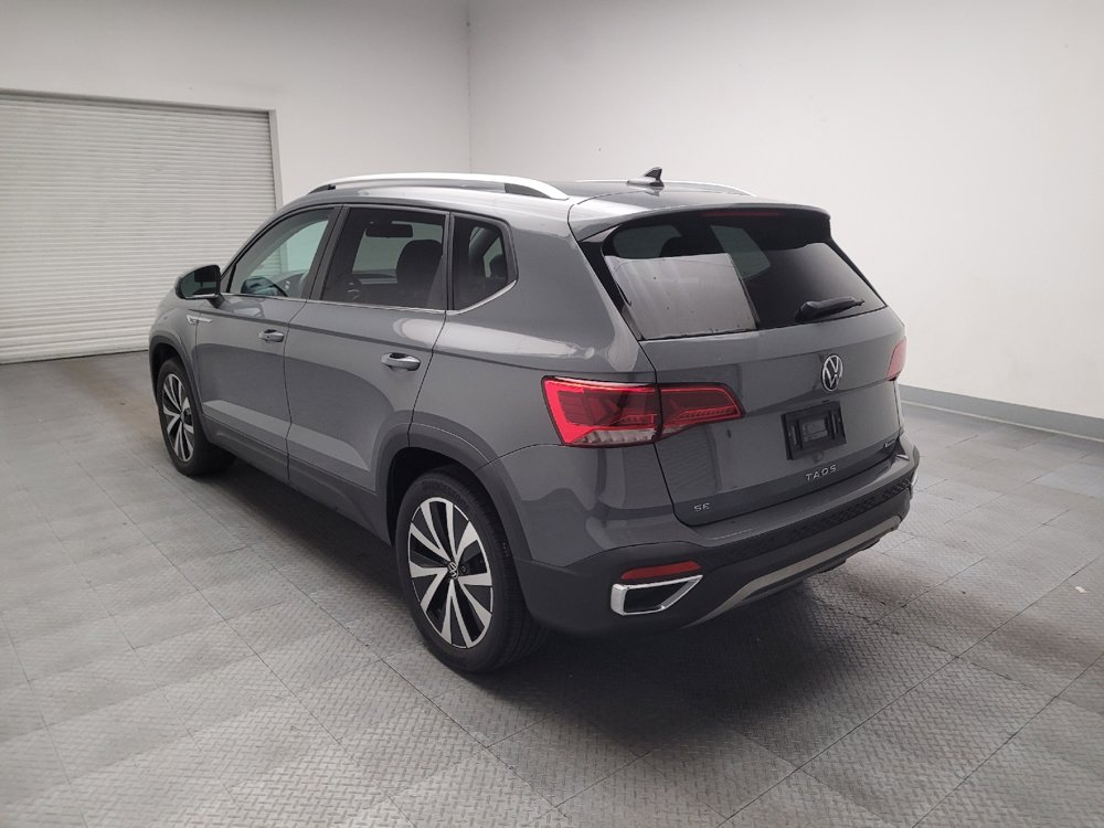 Used 2022 Volkswagen Taos SE w/ Panoramic Sunroof Package AWD/4WD image 5
