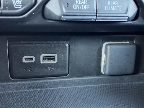 Used 2024 Chevrolet Tahoe Premier image 7