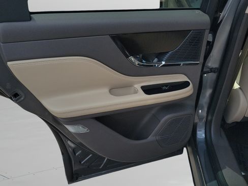 Used 2021 Lincoln Corsair FWD w/ Convenience Package image 7