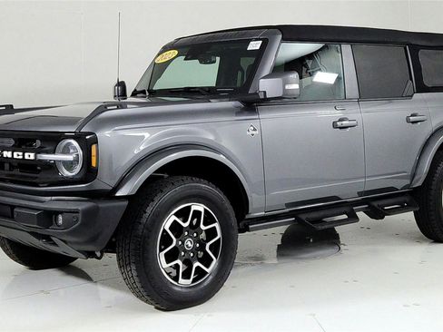 Used 2023 Ford Bronco Outer Banks image 7