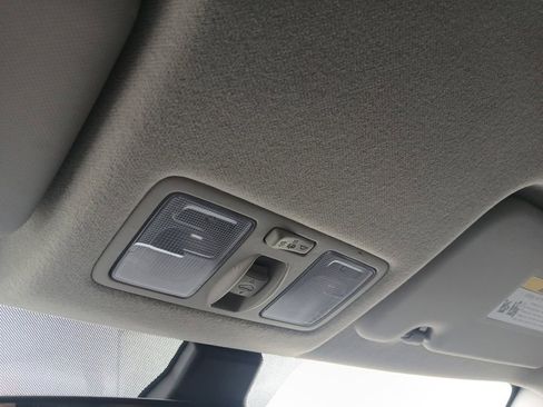 Used 2024 Hyundai Venue SEL FWD image 22