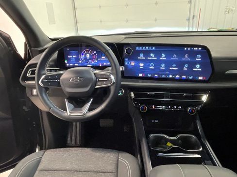 Used 2024 Chevrolet Traverse LT w/ Midnight/Sport Edition AWD/4WD image 34