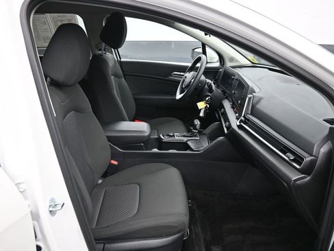 Certified 2025 Kia Sportage LX FWD image 23