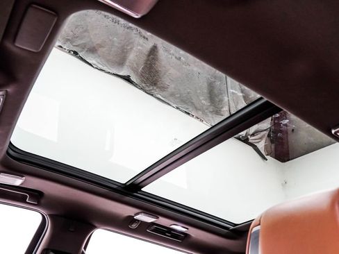 Used 2021 Cadillac Escalade Premium Luxury w/ Driver Assist Tech Package image 20