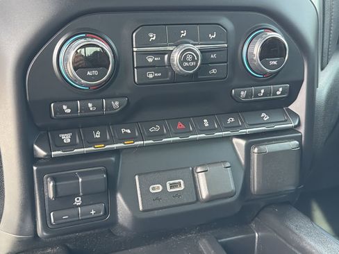 Used 2020 Chevrolet Silverado 2500 LTZ w/ LTZ Plus Package image 30