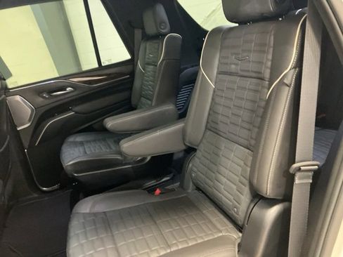 Used 2023 Cadillac Escalade Premium Luxury Platinum image 21