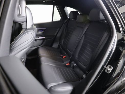 Used 2024 Mercedes-Benz GLC 300 4MATIC image 41