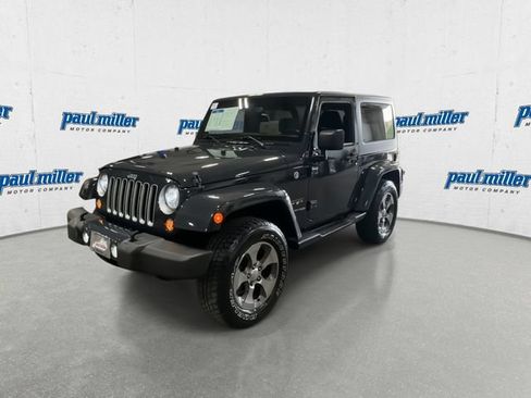 Used 2018 Jeep Wrangler Sahara w/ Connectivity Group AWD/4WD image 5