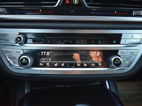 Used 2016 BMW 750i xDrive 4dr Sdn 750i xDrive AWD image 35