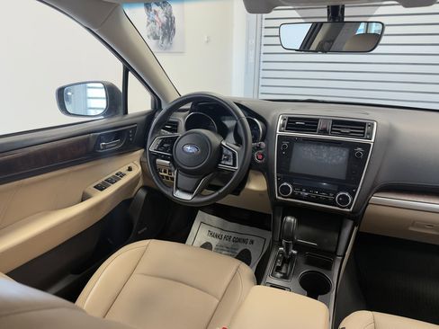 Used 2018 Subaru Outback 2.5i Limited image 17