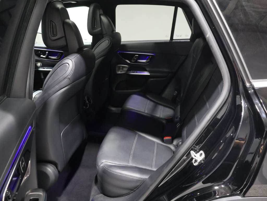 Used 2023 Mercedes-Benz GLC 300 4MATIC image 17