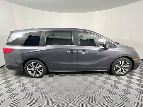 Used 2023 Honda Odyssey Touring image 2