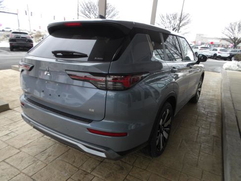 New 2026 Mitsubishi Outlander SE image 7