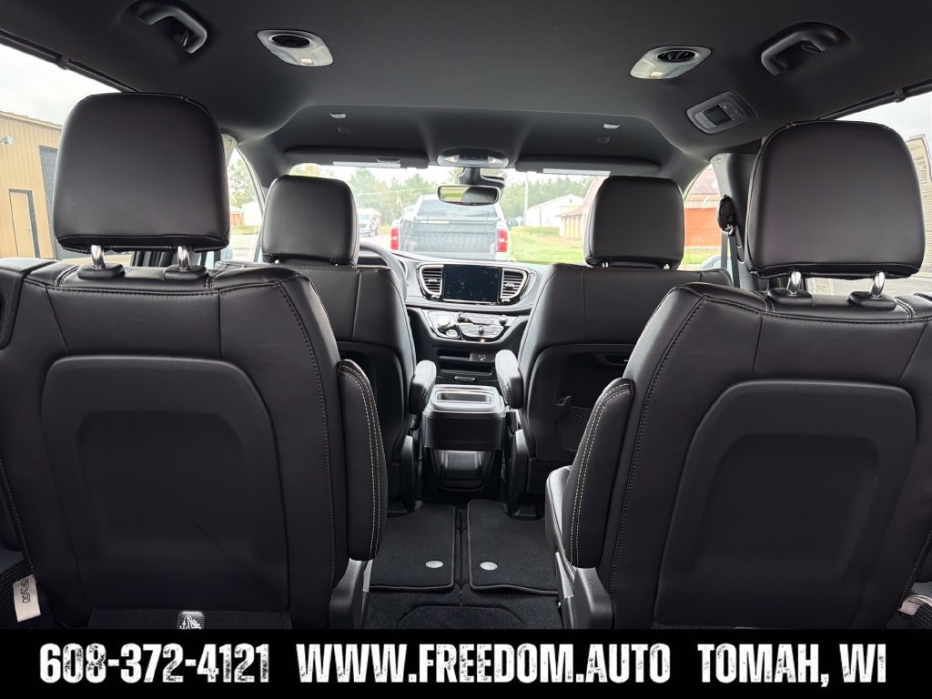 New 2027 Chrysler Pacifica Select AWD/4WD image 29