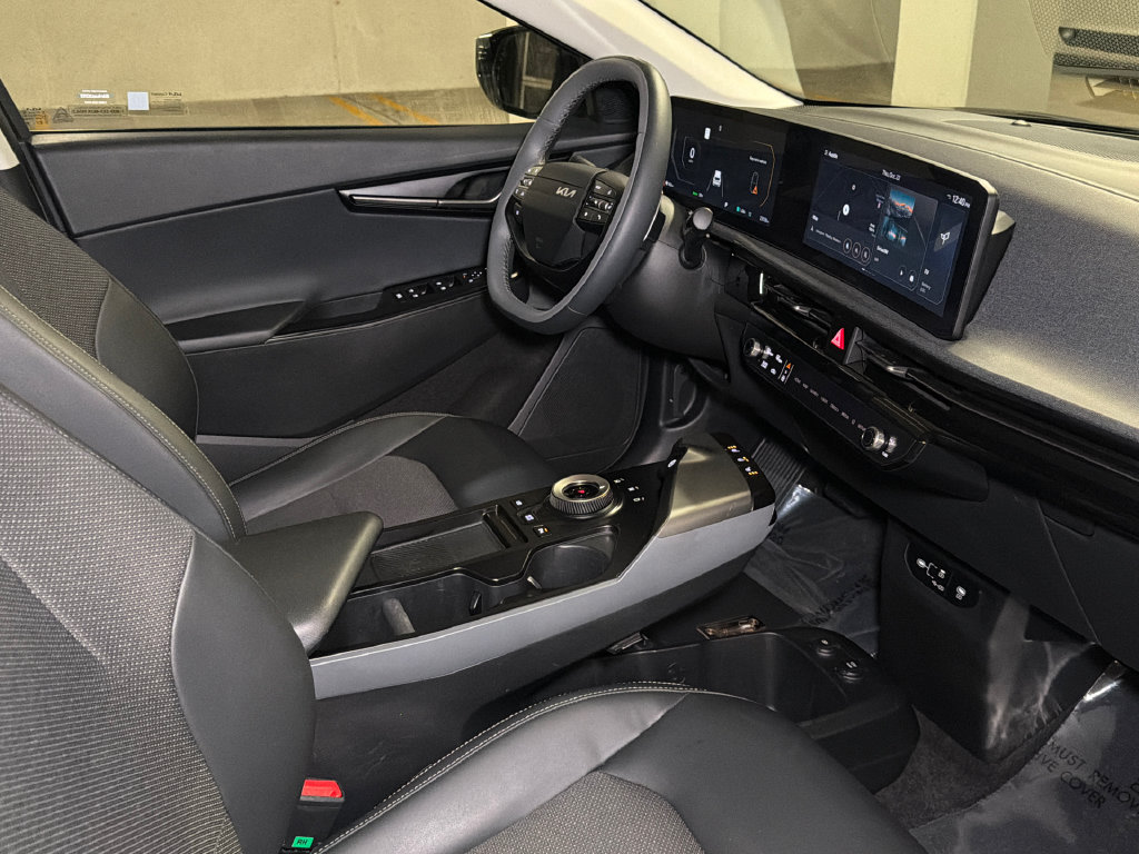 Certified 2025 Kia EV6 Light AWD/4WD image 12