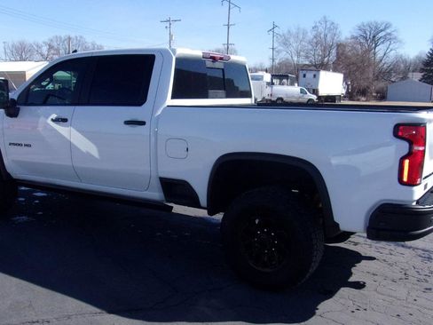 Used 2024 Chevrolet Silverado 2500 ZR2 w/ ZR2 Bison Edition image 2