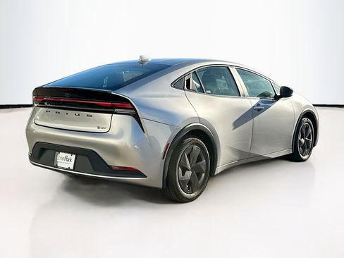 Used 2024 Toyota Prius LE image 9