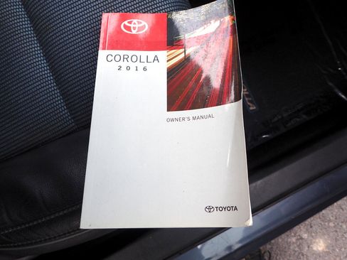 Used 2016 Toyota Corolla S Premium image 25