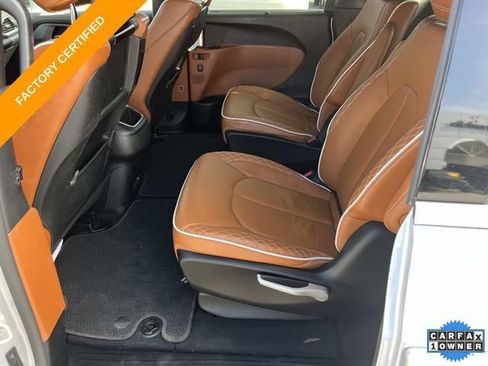 Used 2024 Chrysler Pacifica Pinnacle FWD image 20