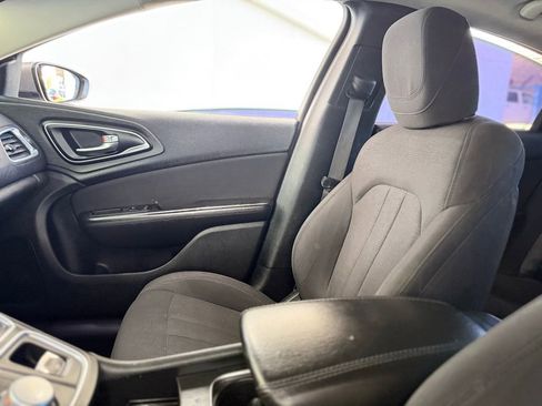 Used 2015 Chrysler 200 Limited image 35