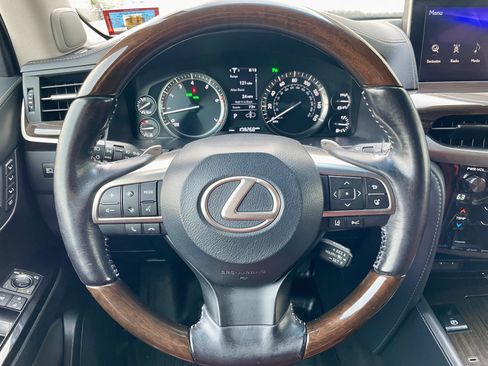 Used 2019 Lexus LX 570 4WD w/ Luxury Package image 21