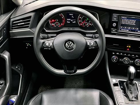 Used 2021 Volkswagen Jetta SE FWD image 6