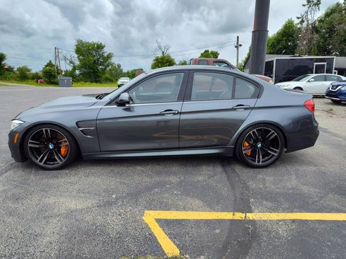 Used 2017 BMW M3 RWD image 2
