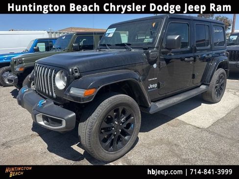 Used 2023 Jeep Wrangler Unlimited Sahara w/ Cold Weather Group AWD/4WD image 1