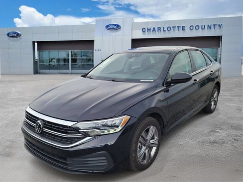 Used 2024 Volkswagen Jetta SE FWD image 2