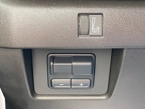 Used 2025 Chevrolet Colorado Trail Boss AWD/4WD image 29