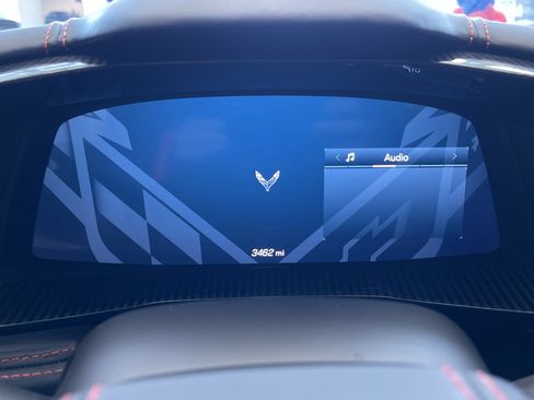 Used 2025 Chevrolet Corvette Z06 RWD image 17