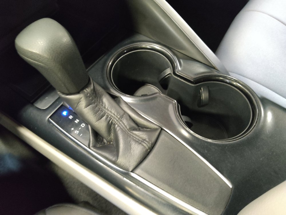 Used 2020 Toyota Camry LE w/ Convenience Package FWD image 26