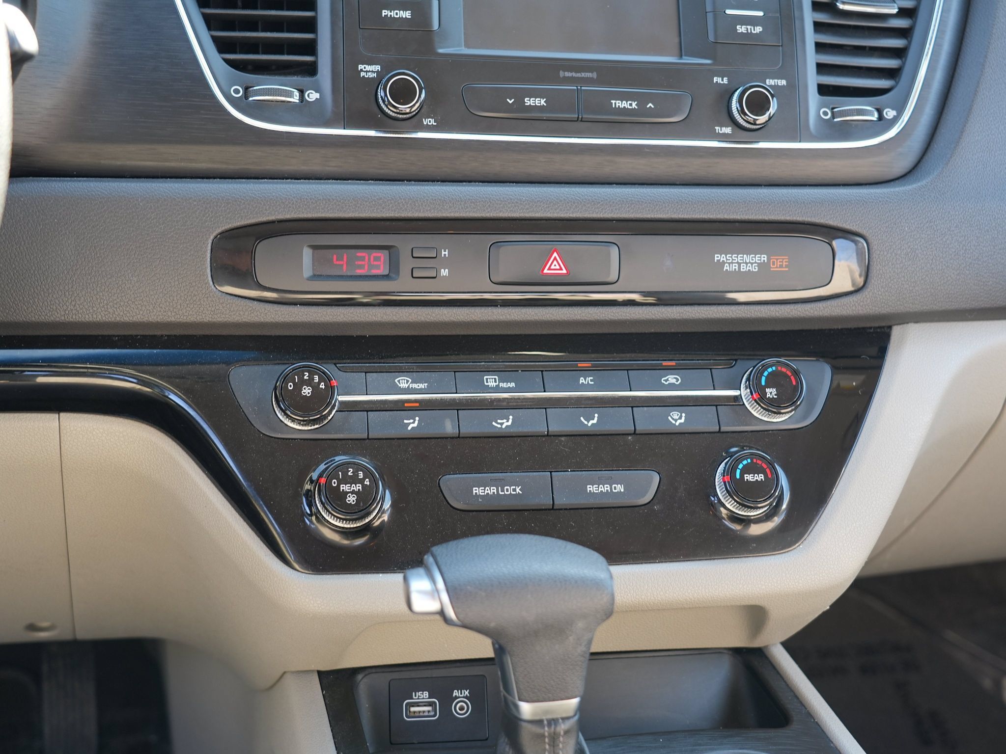 Used 2018 Kia Sedona L FWD image 24