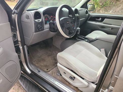 Used 2007 GMC Envoy SLE image 13