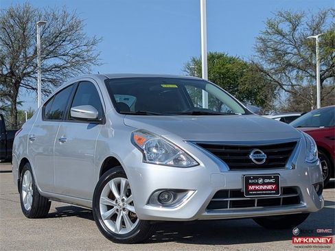 Used 2015 Nissan Versa SL image 1